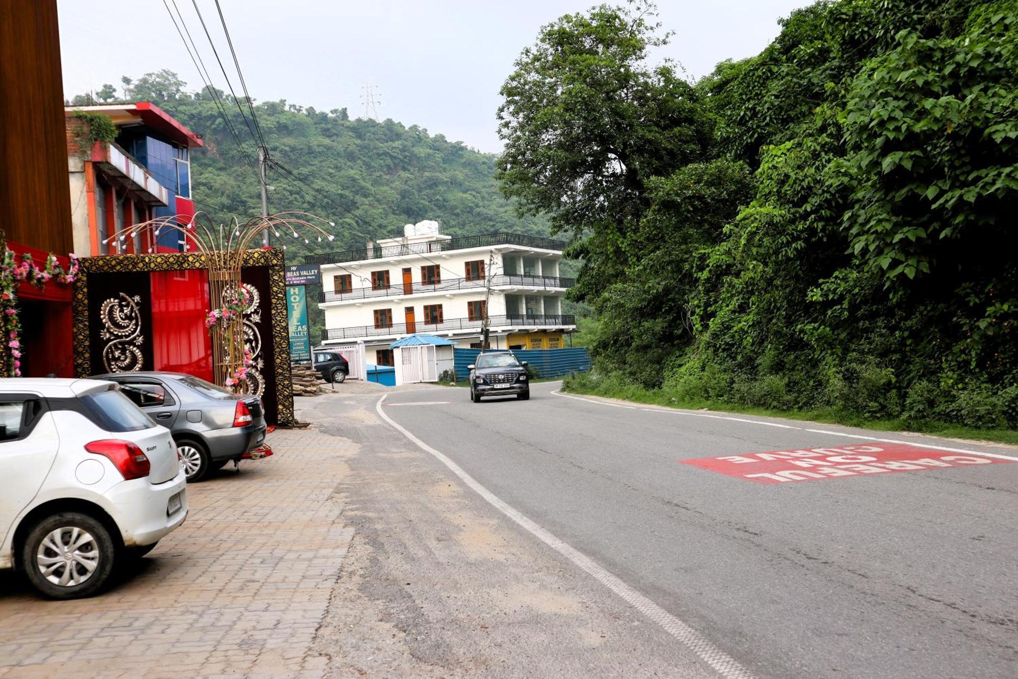 Hotel River Bank Mandi Exterior foto